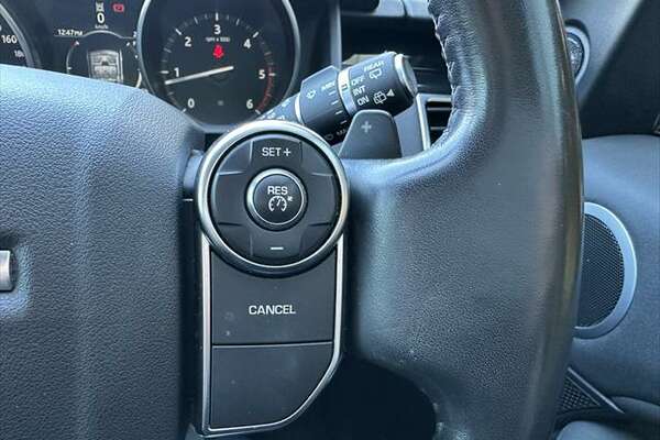2017 Land Rover Discovery SD4 - SE