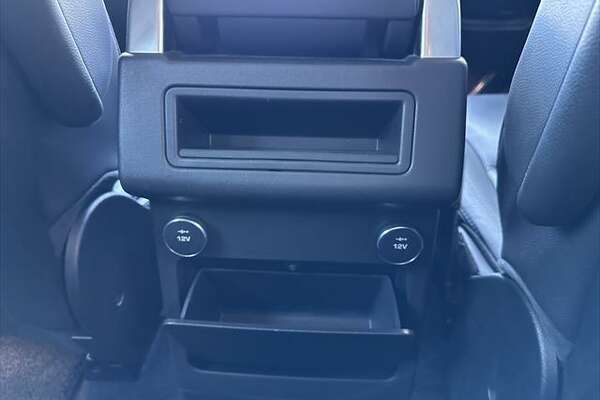 2017 Land Rover Discovery SD4 - SE