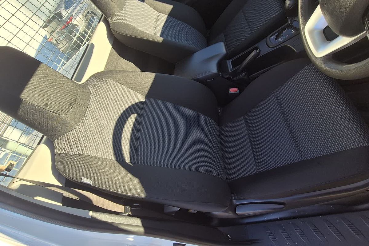 4x2 Workmate 2.7L Petrol Automatic Single Cab C/C
