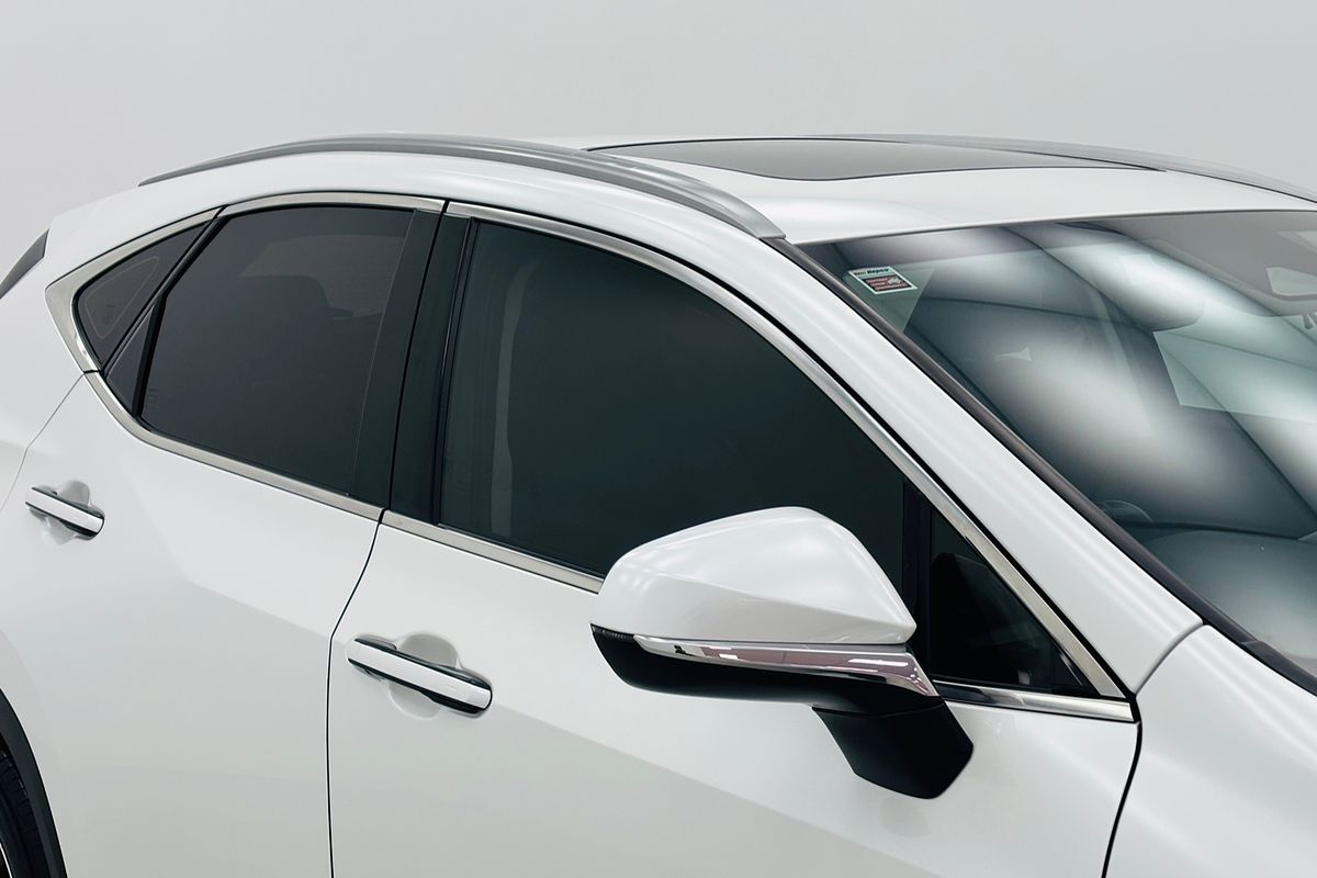 NX NX 350H LUXURY AWD, CVT 2.5L 4CYL PETROL/ELECTRIC