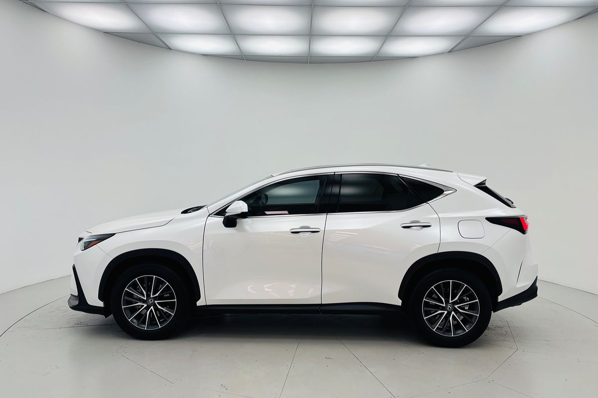 NX NX 350H LUXURY AWD, CVT 2.5L 4CYL PETROL/ELECTRIC