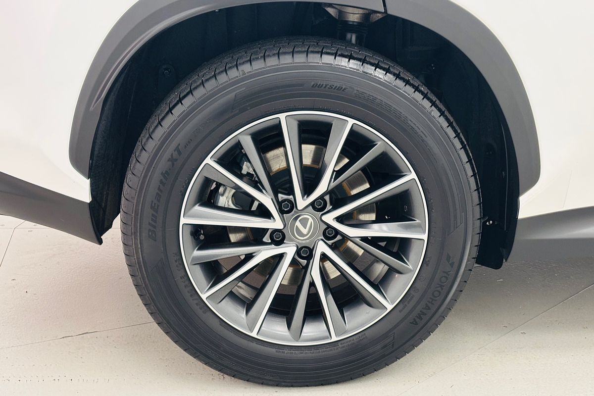 NX NX 350H LUXURY AWD, CVT 2.5L 4CYL PETROL/ELECTRIC