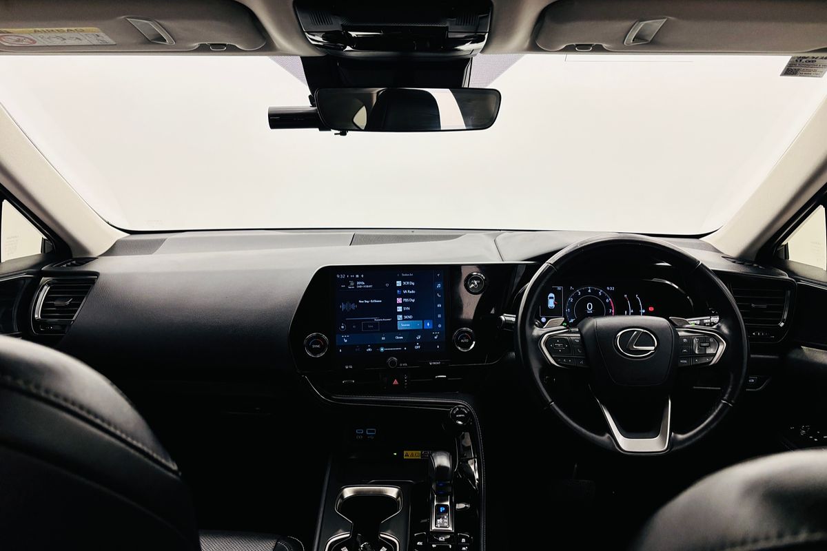 NX NX 350H LUXURY AWD, CVT 2.5L 4CYL PETROL/ELECTRIC