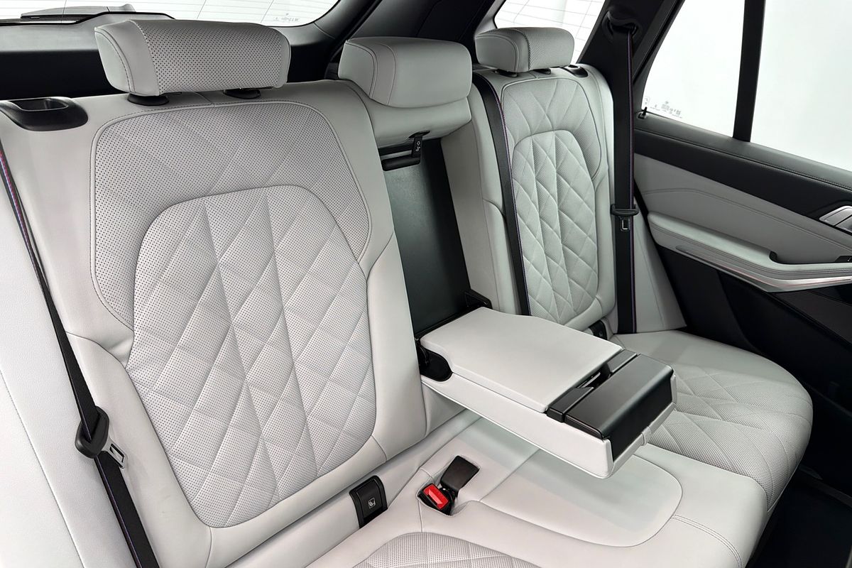 2025 BMW X5 xDrive40i M Sport G05 LCI