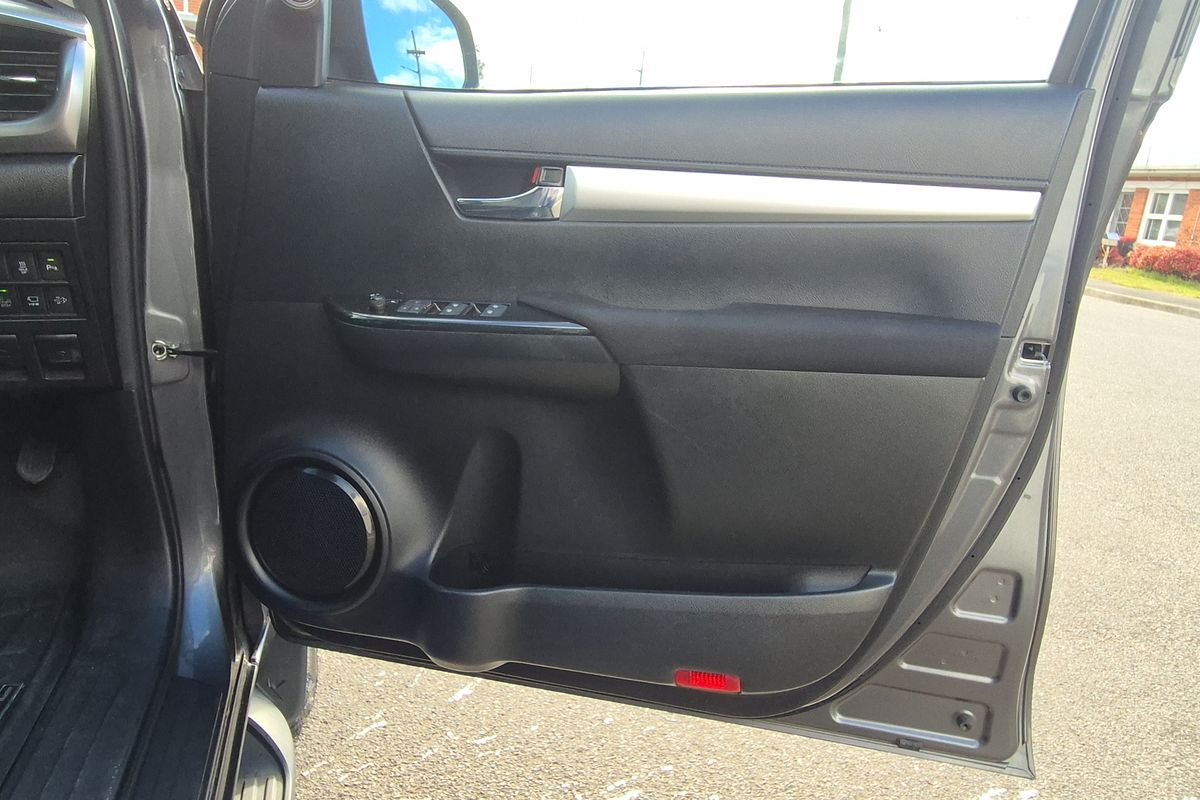 4x4 SR5 2.8L T Diesel Automatic Double Cab