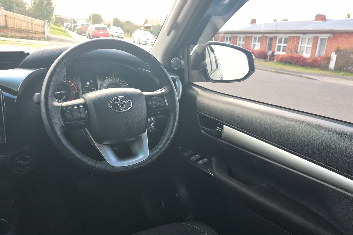 4x4 SR5 2.8L T Diesel Automatic Double Cab