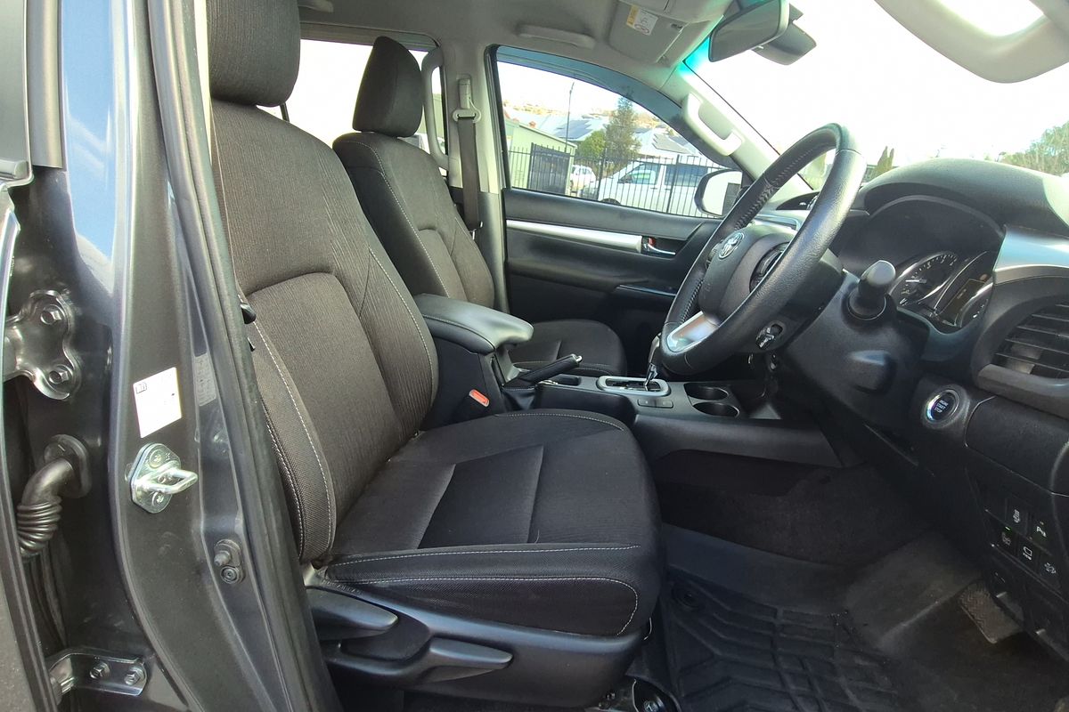4x4 SR5 2.8L T Diesel Automatic Double Cab