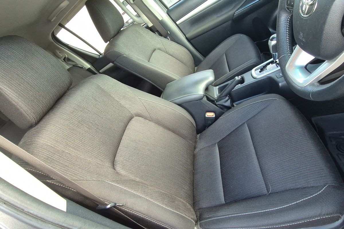 4x4 SR5 2.8L T Diesel Automatic Double Cab