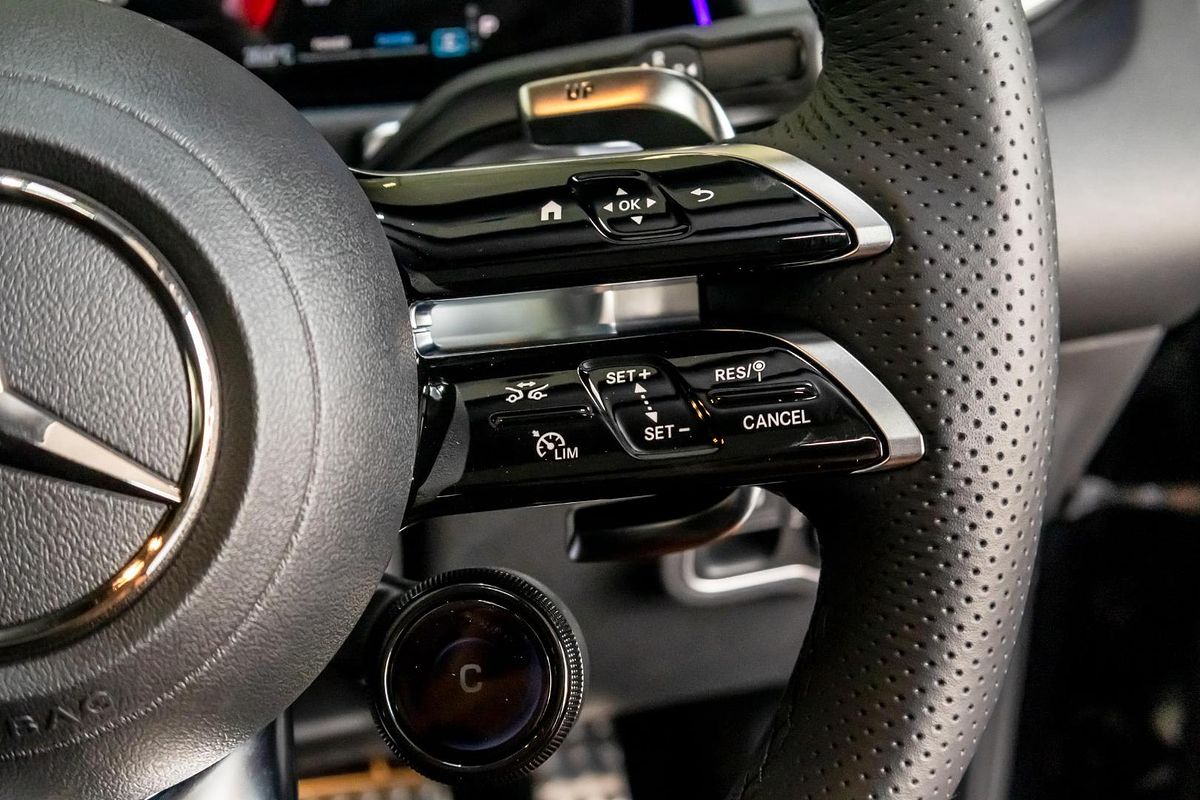 X247 806MY GLB35 AMG WAG SSD 8 sp 2.0T/10kW