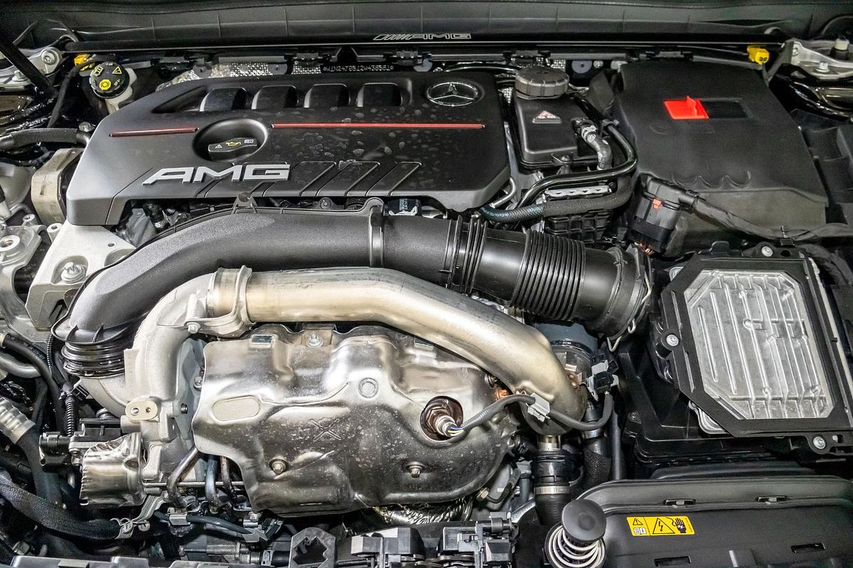 X247 806MY GLB35 AMG WAG SSD 8 sp 2.0T/10kW