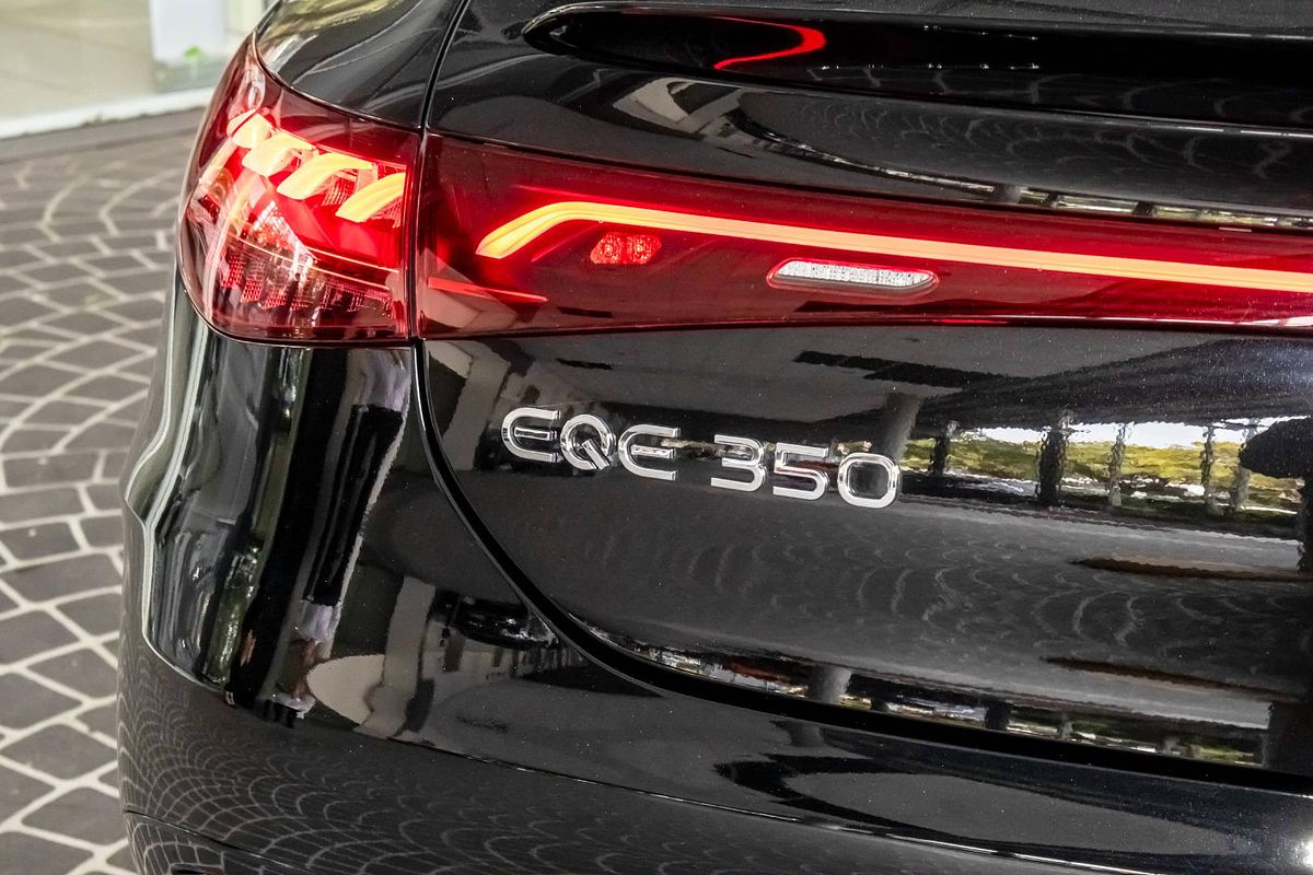 V295 803+053MY EQE350 SED 4dr RG 1sp AC215kW