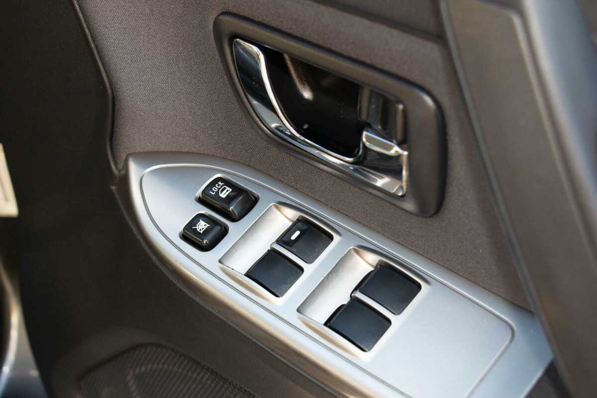 2014 Mitsubishi Pajero GLX NW