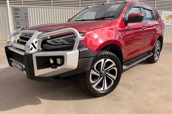 2022 Isuzu MU-X LS-T