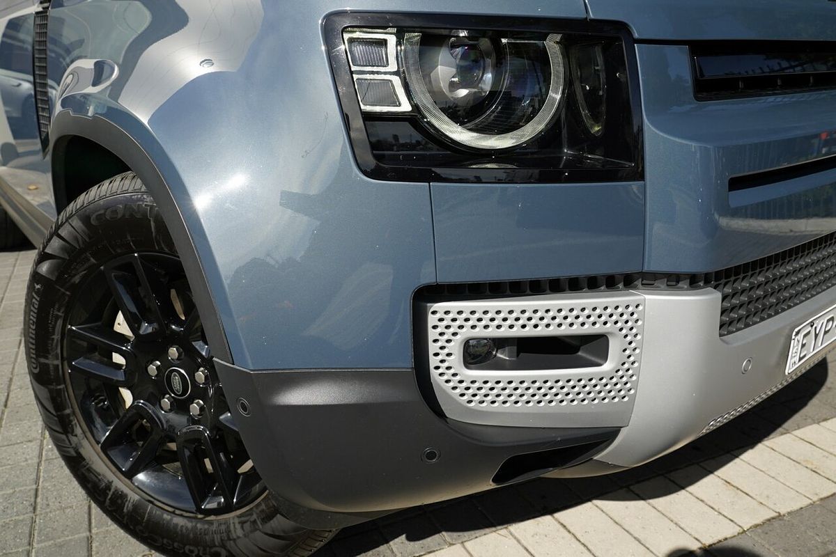 2022 Land Rover Defender 110 D300 SE L663