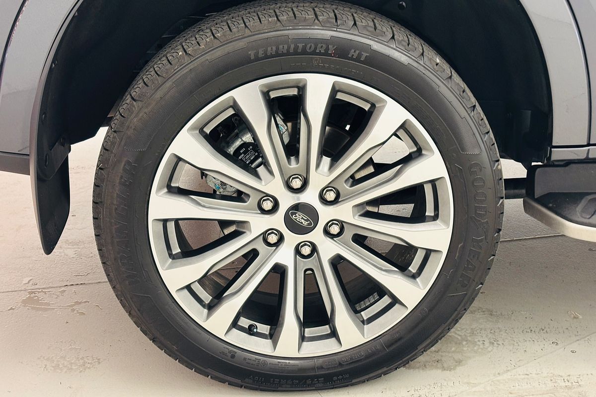 Ford EVEREST, 2026.50, SUV, PLATINUM, 4x4, 3.0L V6 DSL,10 SPD AUTO