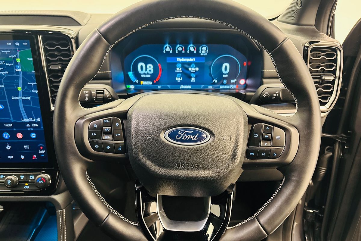 Ford EVEREST, 2026.50, SUV, PLATINUM, 4x4, 3.0L V6 DSL,10 SPD AUTO