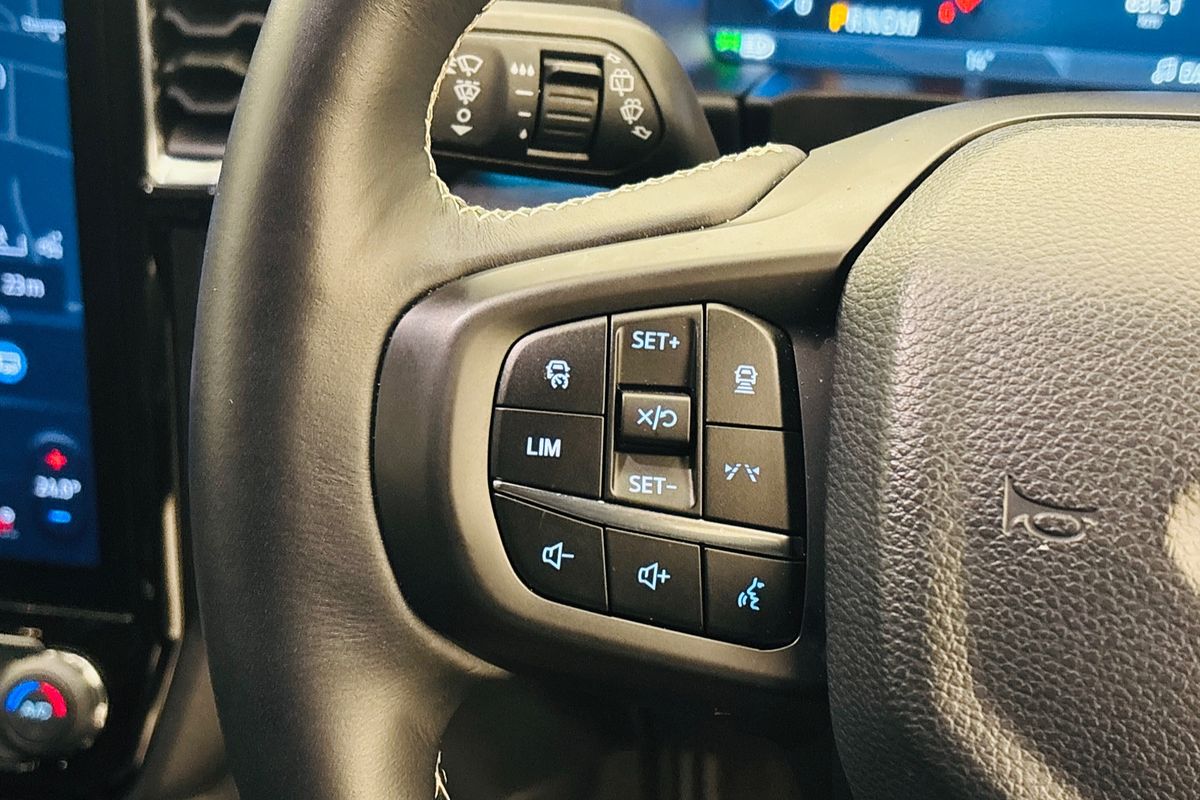 Ford EVEREST, 2026.50, SUV, PLATINUM, 4x4, 3.0L V6 DSL,10 SPD AUTO