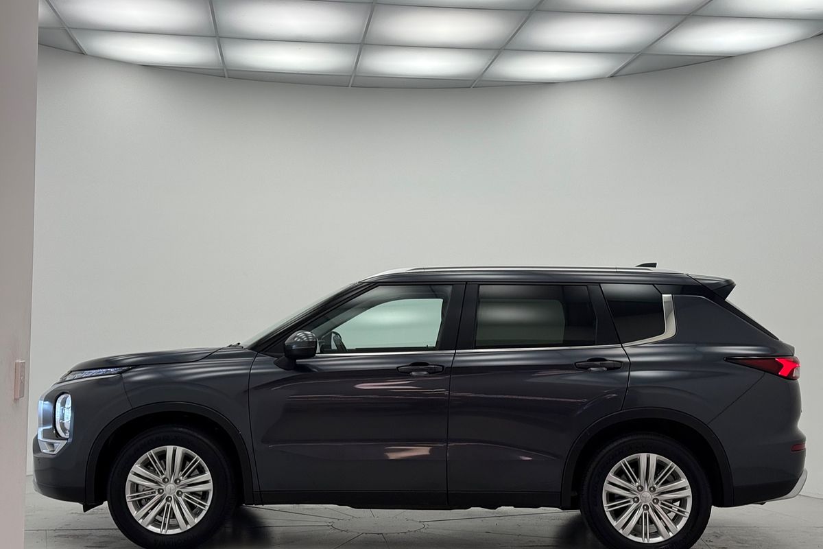 2024 Mitsubishi ZM Outlander LS 2.5L CVT 2WD 7ST