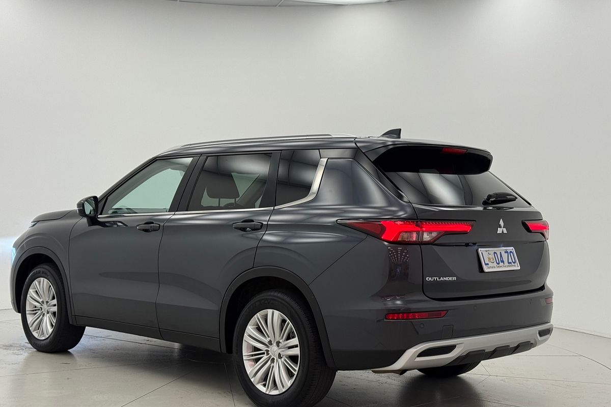 2024 Mitsubishi ZM Outlander LS 2.5L CVT 2WD 7ST