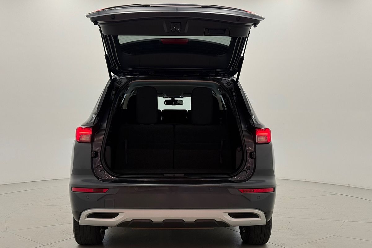 2024 Mitsubishi ZM Outlander LS 2.5L CVT 2WD 7ST