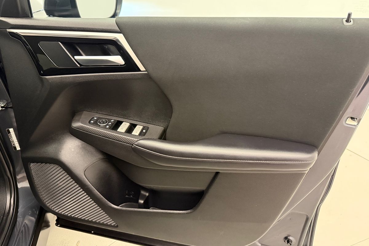 2024 Mitsubishi ZM Outlander LS 2.5L CVT 2WD 7ST