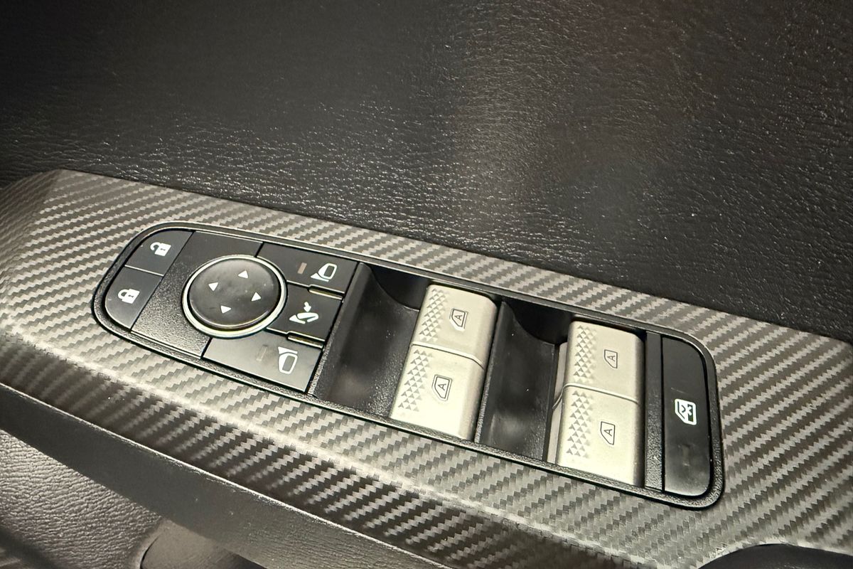 2024 Mitsubishi ZM Outlander LS 2.5L CVT 2WD 7ST