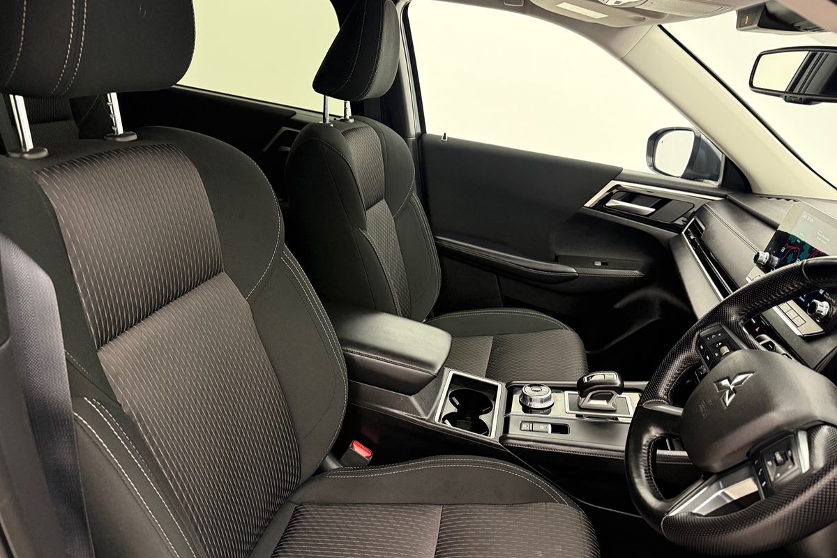 2024 Mitsubishi ZM Outlander LS 2.5L CVT 2WD 7ST