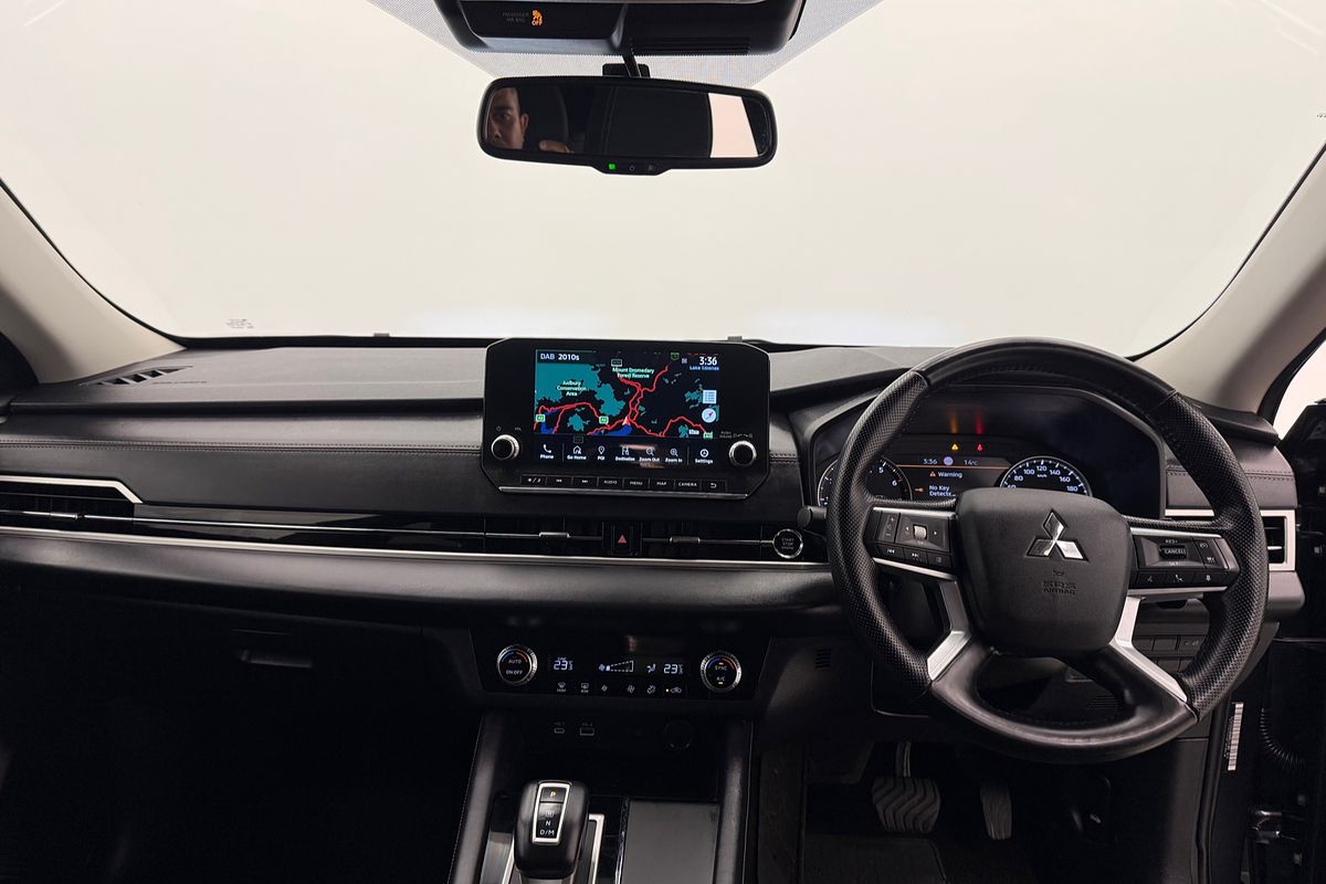 2024 Mitsubishi ZM Outlander LS 2.5L CVT 2WD 7ST