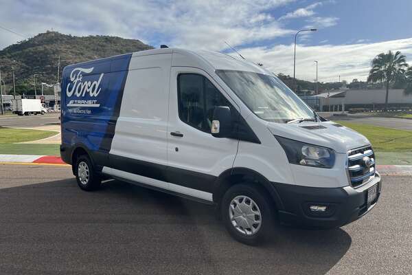 2022 Ford E-Transit 420L Mid Roof VO 2023.00MY