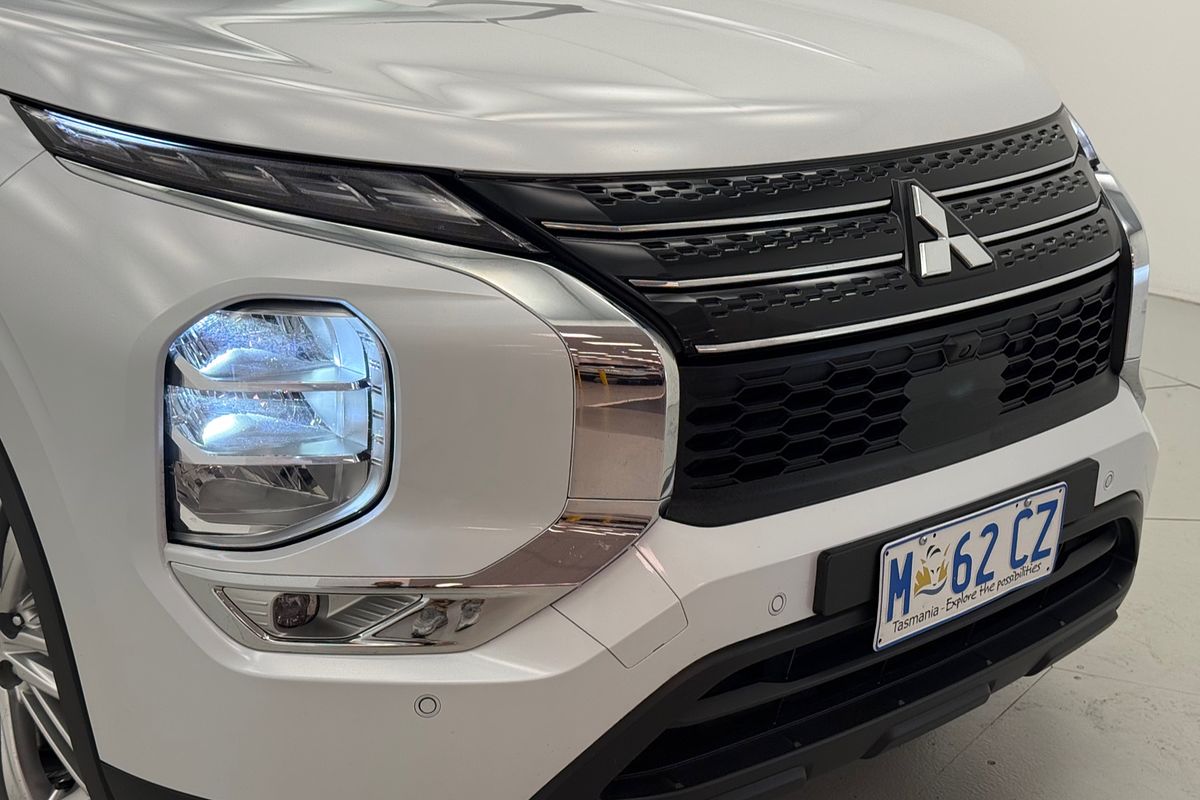 2024 Mitsubishi ZM Outlander LS 2.5L CVT 2WD 7ST