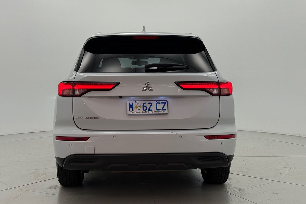 2024 Mitsubishi ZM Outlander LS 2.5L CVT 2WD 7ST