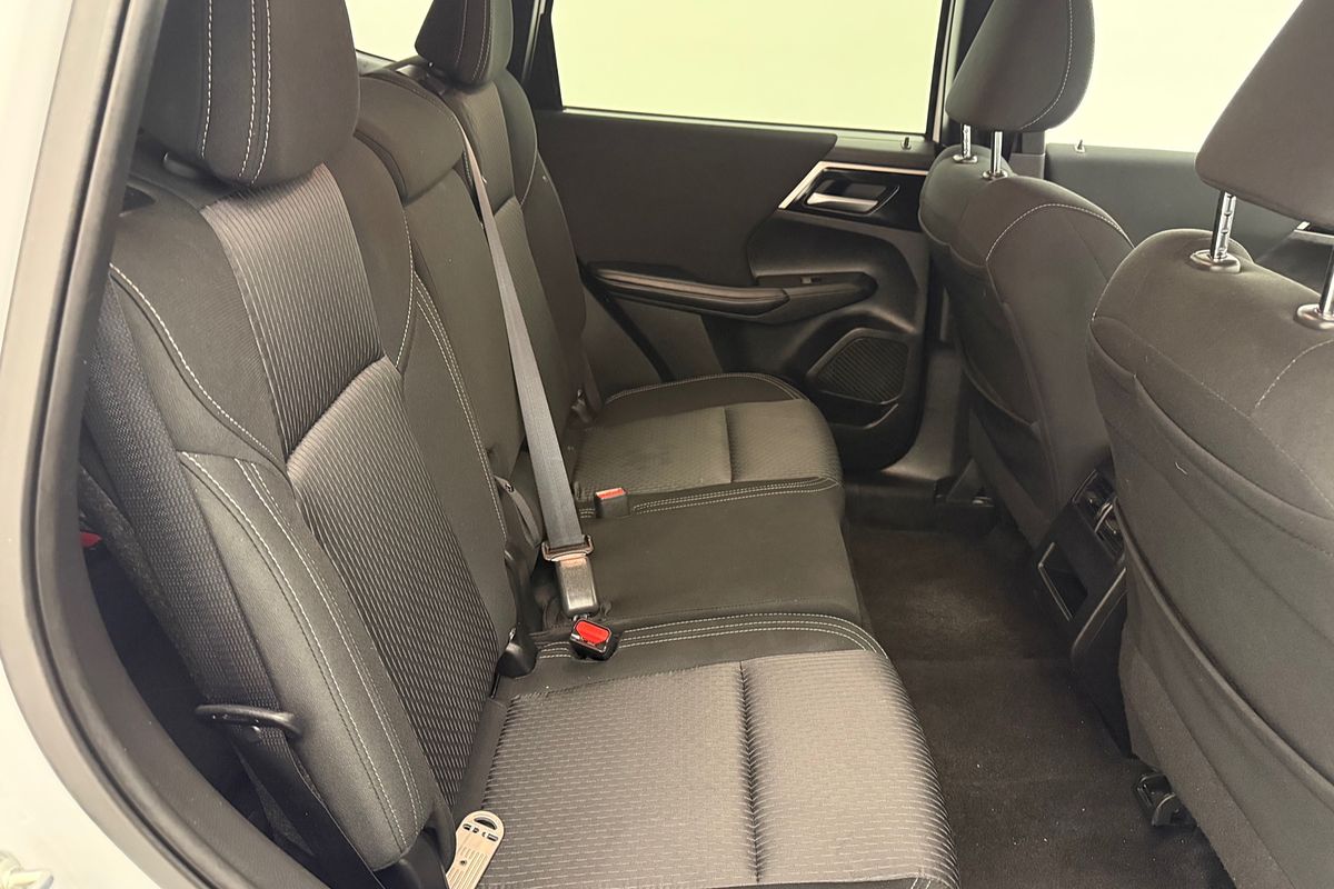 2024 Mitsubishi ZM Outlander LS 2.5L CVT 2WD 7ST