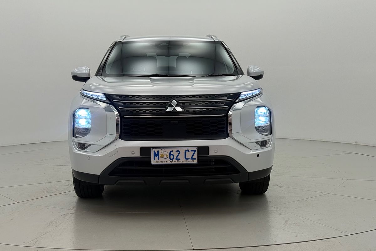 2024 Mitsubishi ZM Outlander LS 2.5L CVT 2WD 7ST