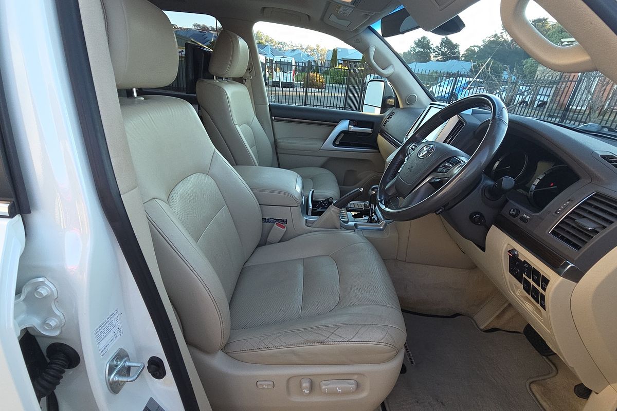 Wagon Sahara 4.5L T Diesel Automatic