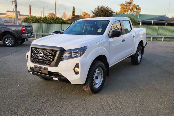 2023 Nissan Navara SL D23