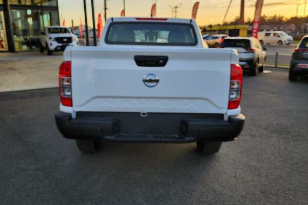 2023 Nissan Navara SL D23