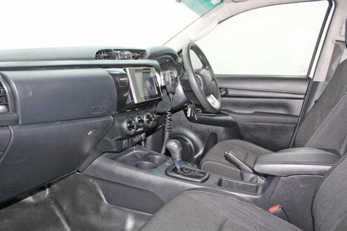 2019 Toyota Hilux SR GUN126R