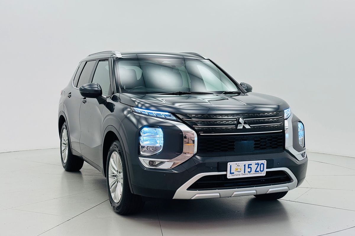 2024 Mitsubishi ZM Outlander LS 2.5L CVT 2WD 7ST
