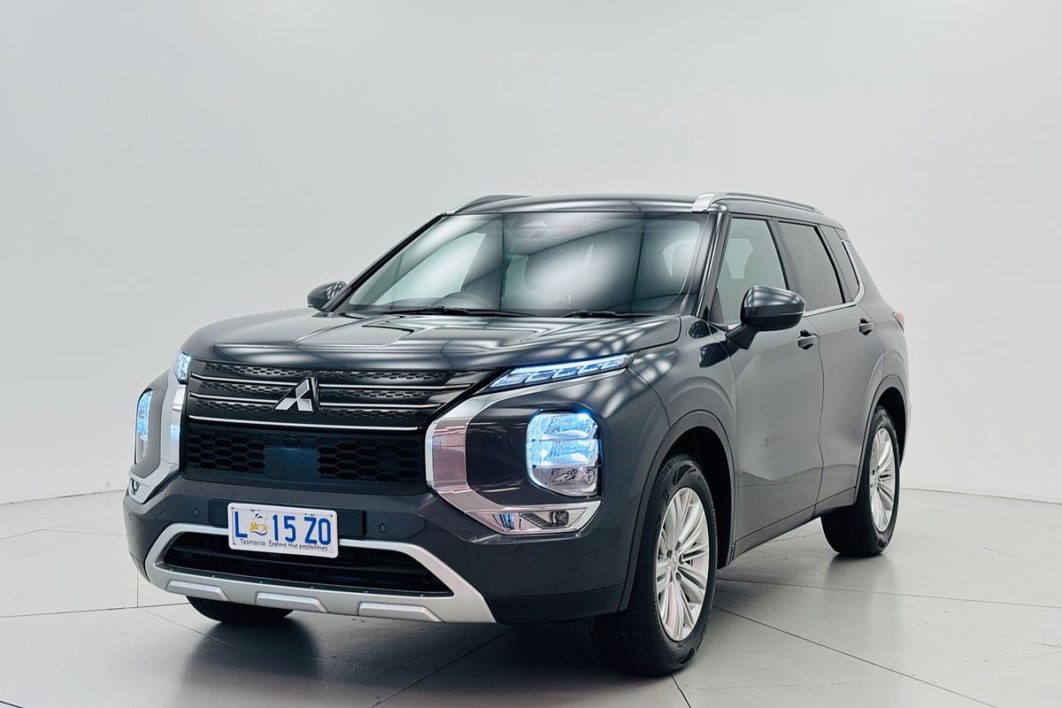 2024 Mitsubishi ZM Outlander LS 2.5L CVT 2WD 7ST