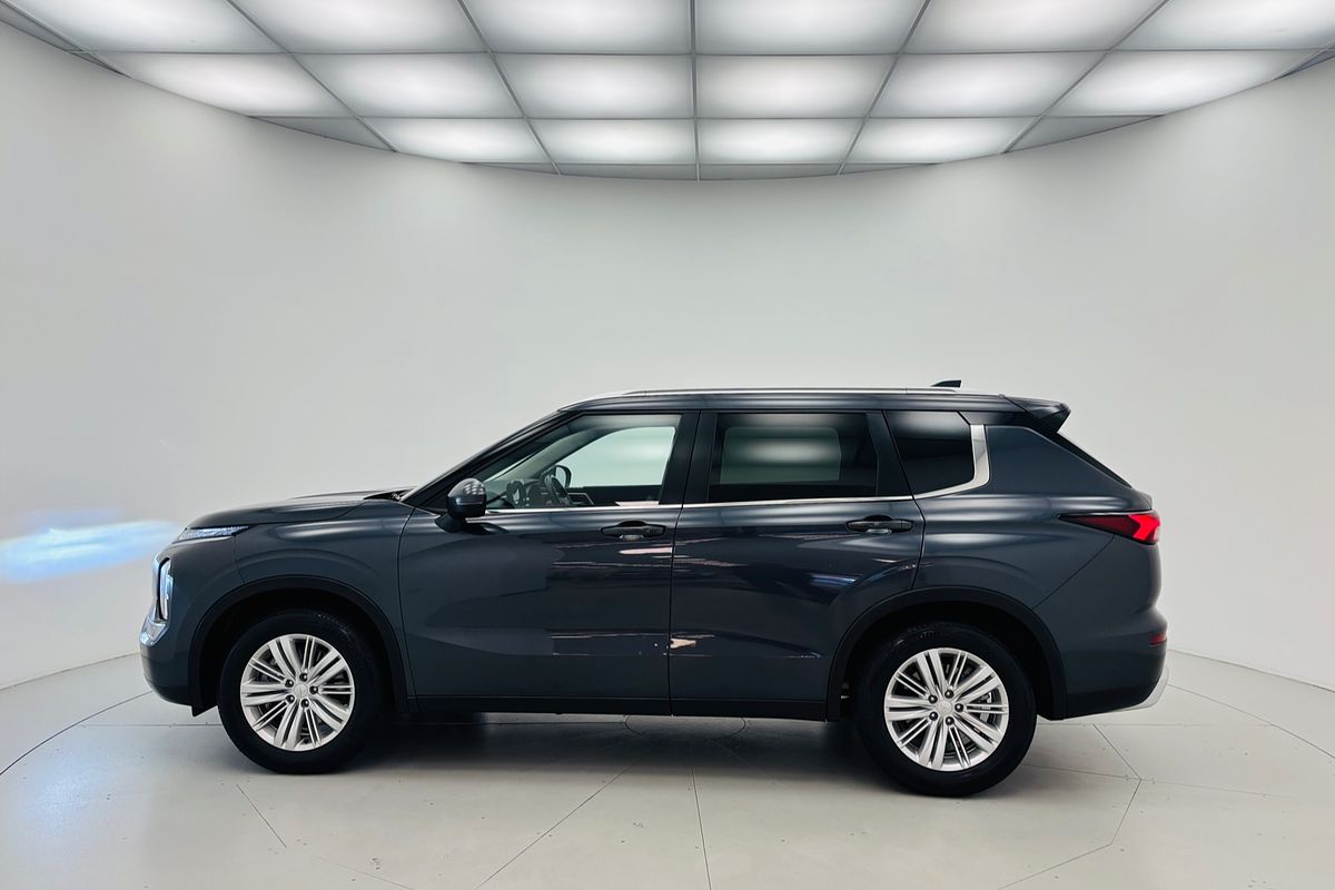 2024 Mitsubishi ZM Outlander LS 2.5L CVT 2WD 7ST
