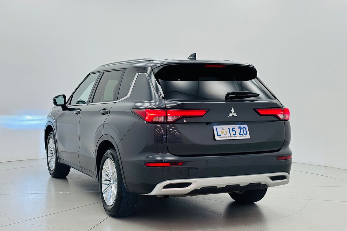 2024 Mitsubishi ZM Outlander LS 2.5L CVT 2WD 7ST