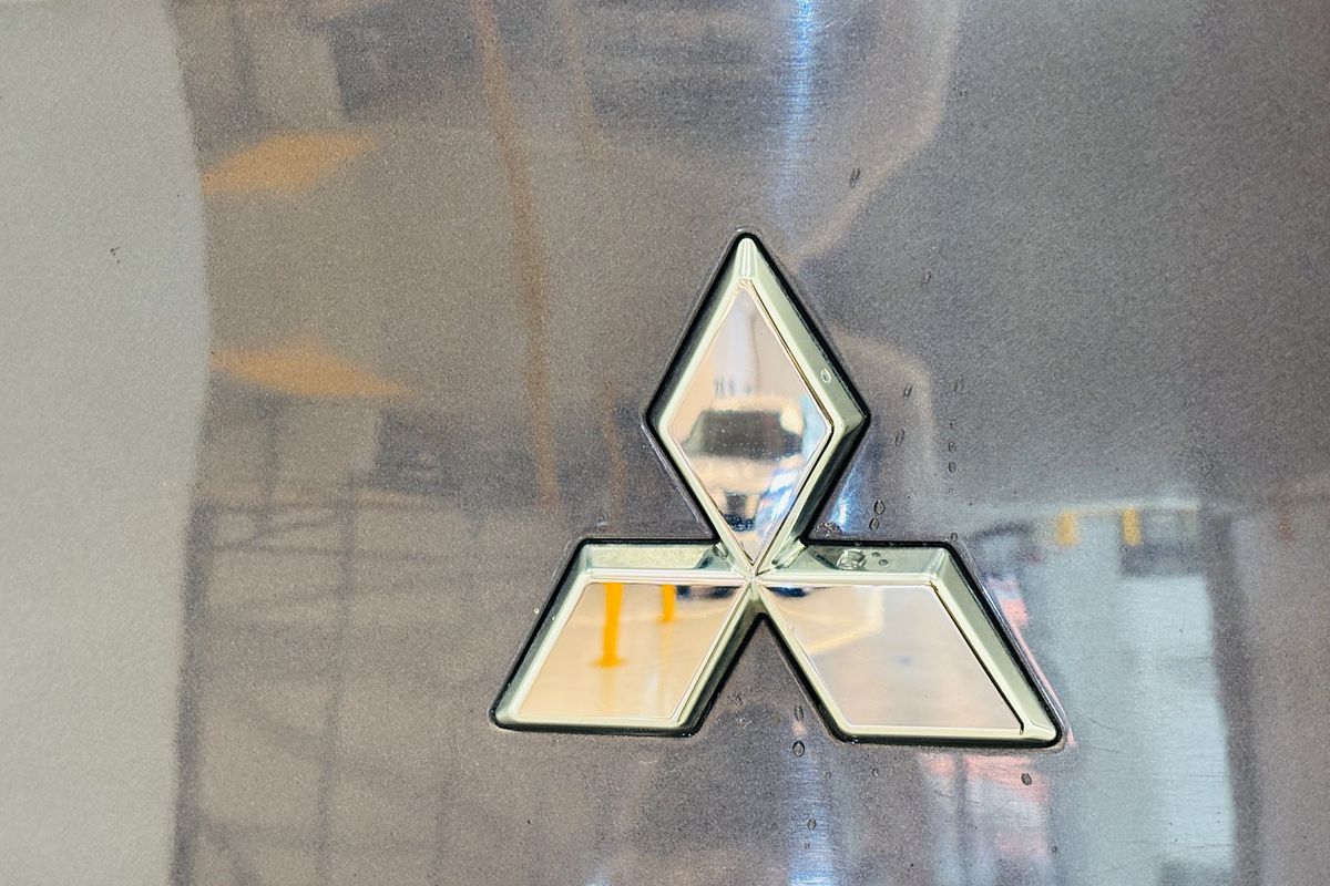 2024 Mitsubishi ZM Outlander LS 2.5L CVT 2WD 7ST