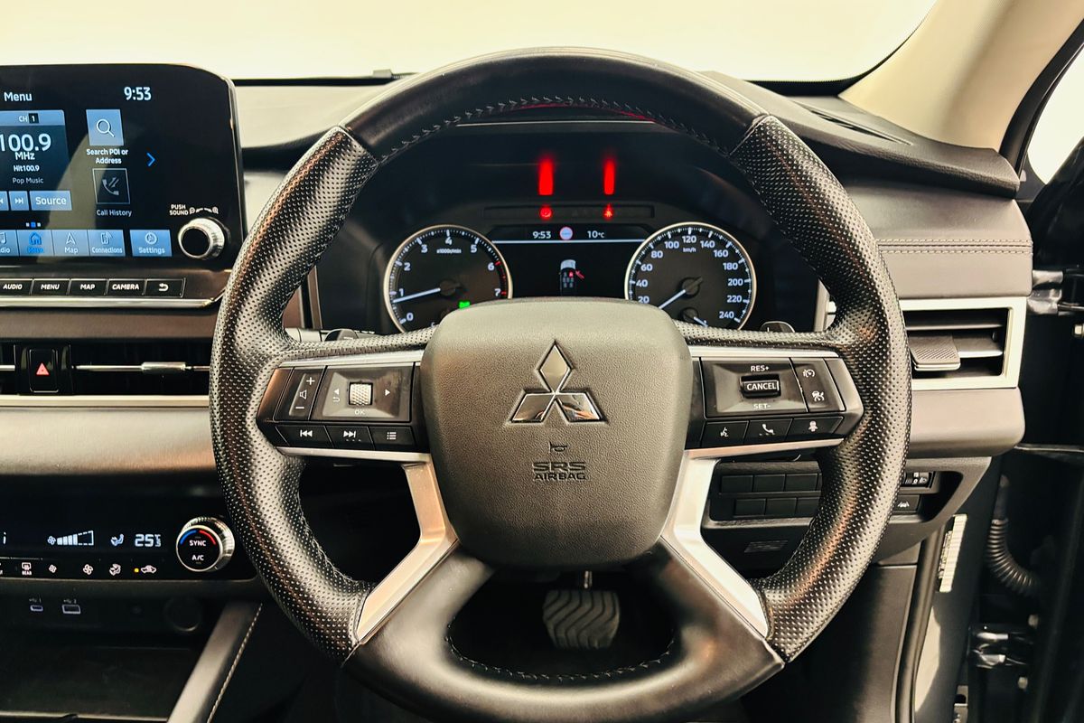 2024 Mitsubishi ZM Outlander LS 2.5L CVT 2WD 7ST