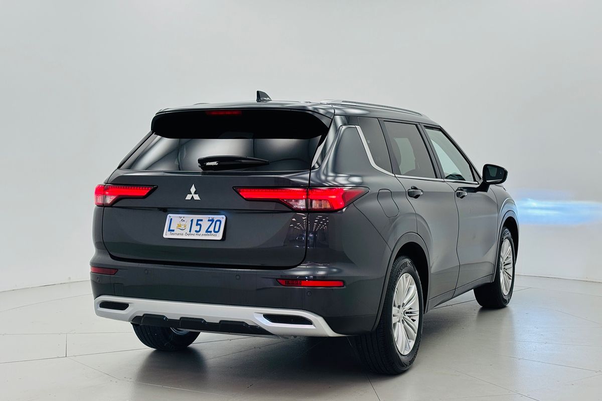 2024 Mitsubishi ZM Outlander LS 2.5L CVT 2WD 7ST