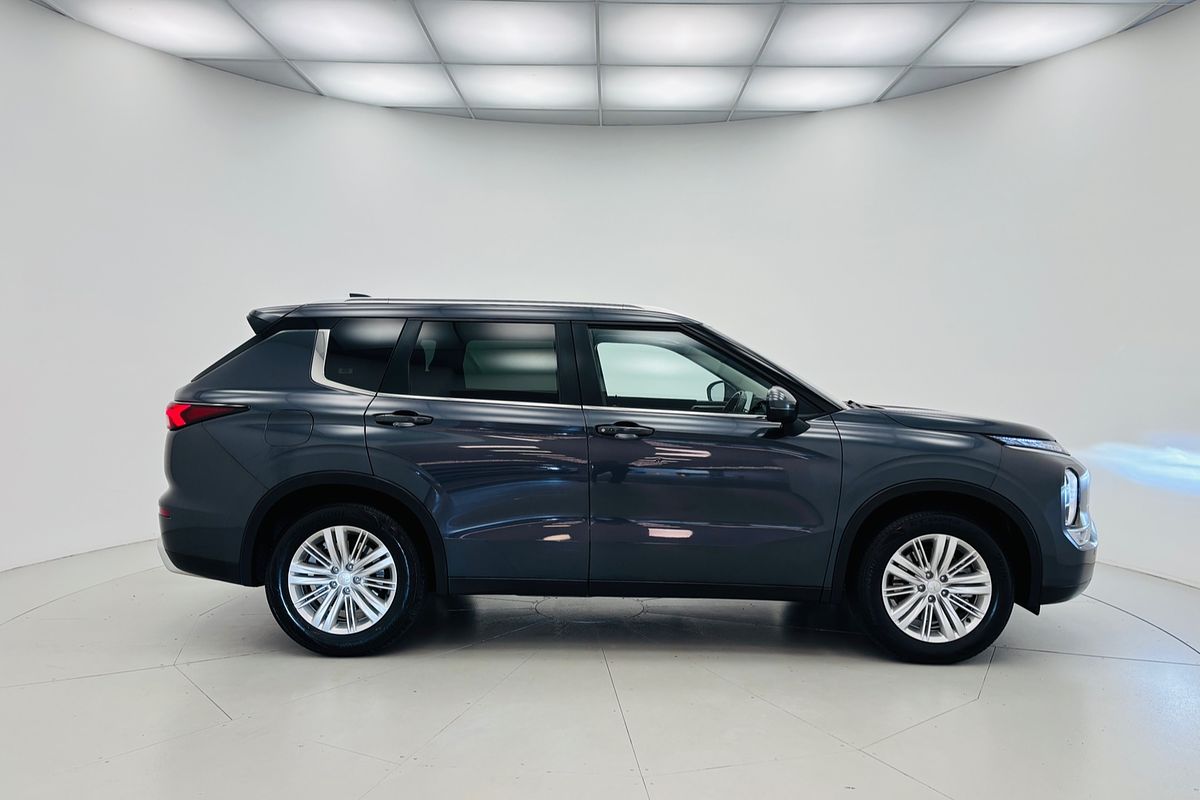 2024 Mitsubishi ZM Outlander LS 2.5L CVT 2WD 7ST