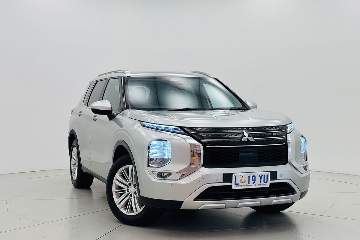 2024 Mitsubishi ZM Outlander LS 2.5L CVT 2WD 7ST