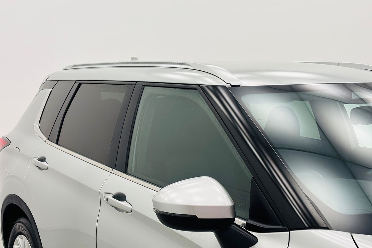 2024 Mitsubishi ZM Outlander LS 2.5L CVT 2WD 7ST