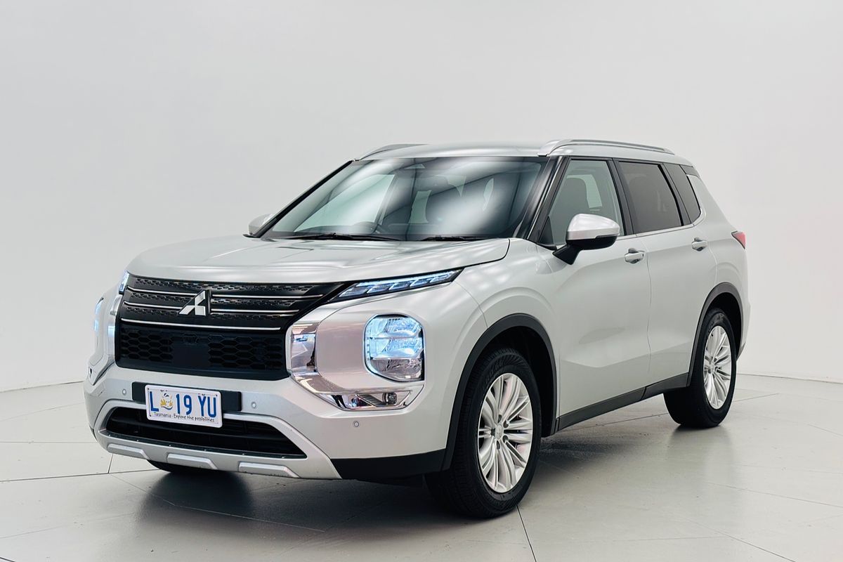 2024 Mitsubishi ZM Outlander LS 2.5L CVT 2WD 7ST