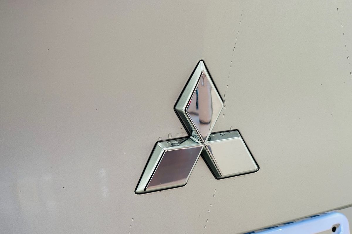 2024 Mitsubishi ZM Outlander LS 2.5L CVT 2WD 7ST