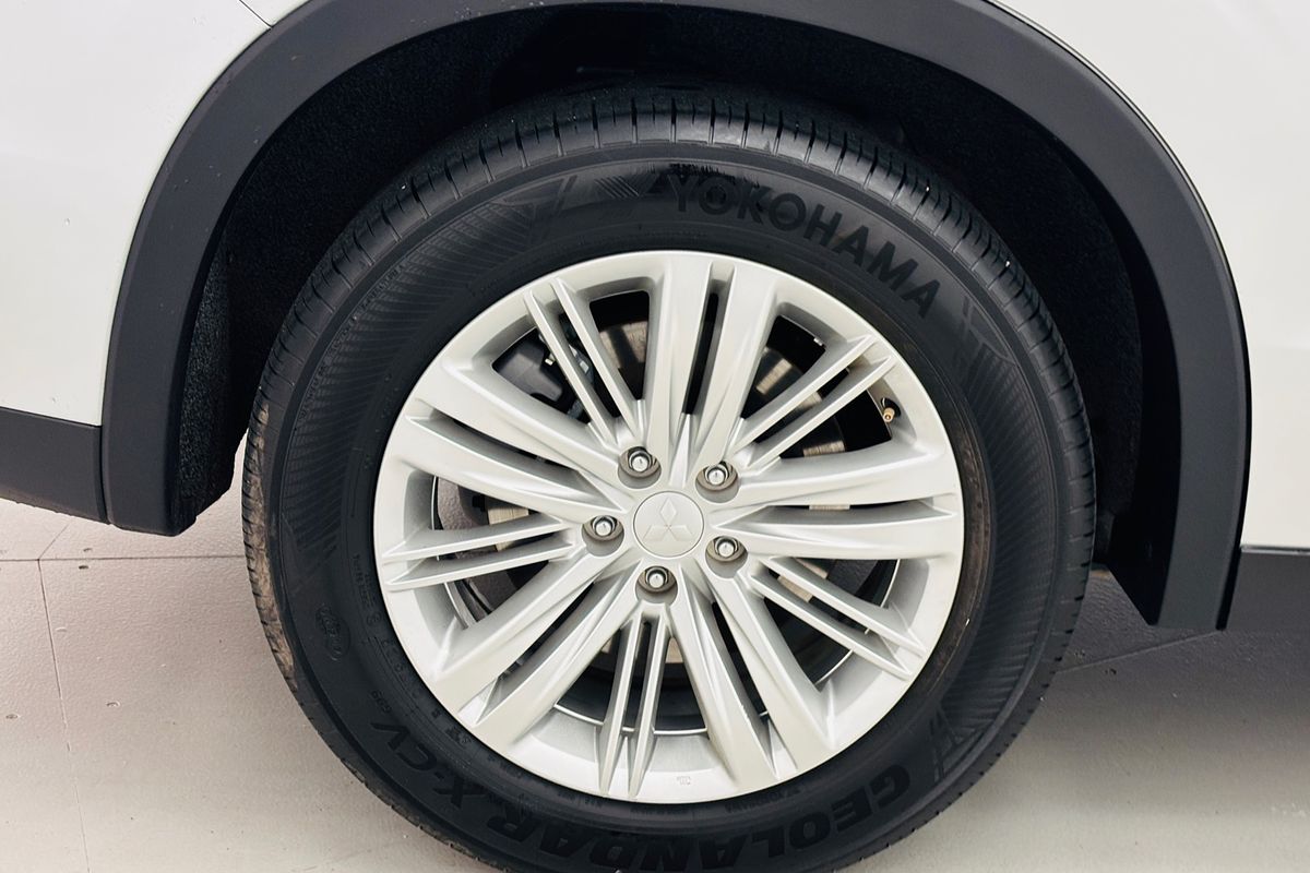 2024 Mitsubishi ZM Outlander LS 2.5L CVT 2WD 7ST